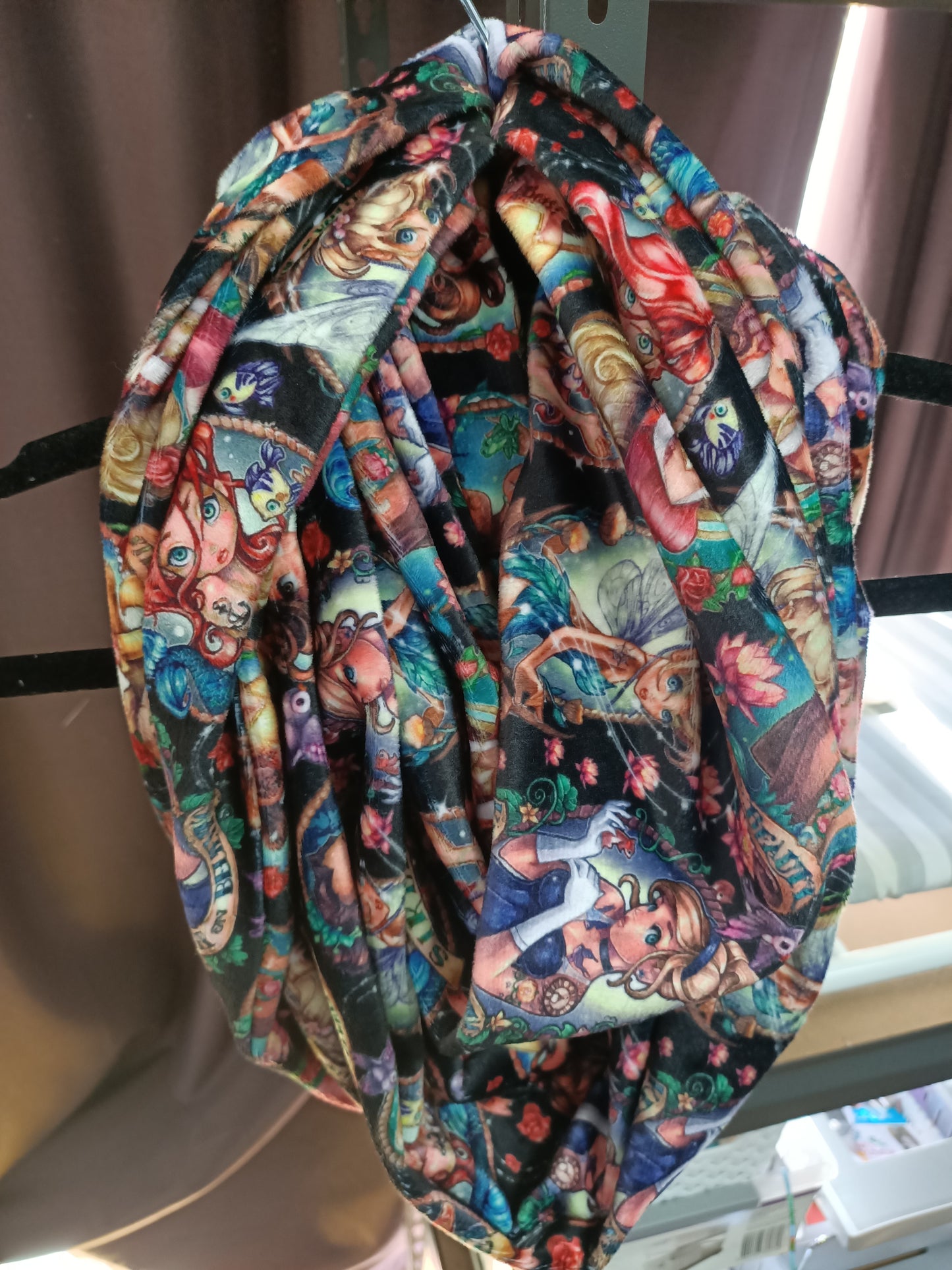 Princesses infinity scarf